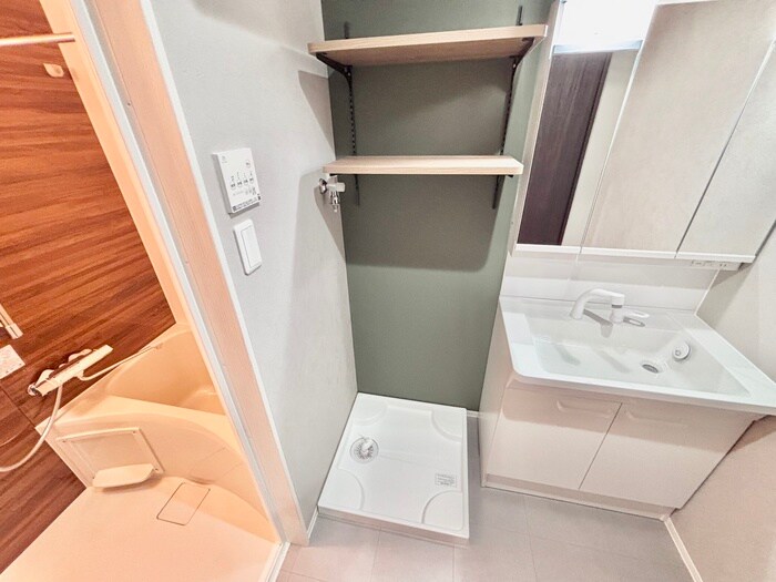 物件内観写真14　(洗濯機置場)