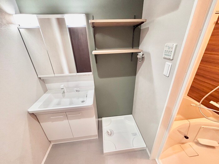 物件内観写真14　(洗濯機置場)