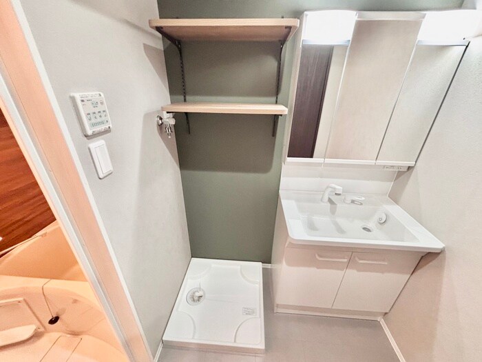 物件内観写真14　(洗濯機置場)