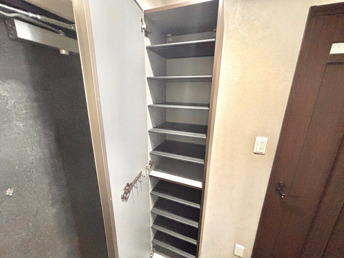 物件内観写真18　(靴箱)