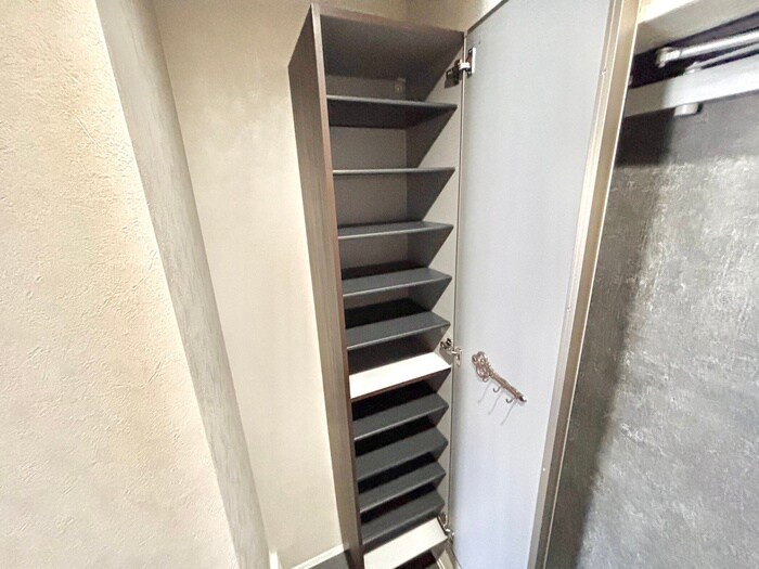 物件内観写真18　(靴箱)