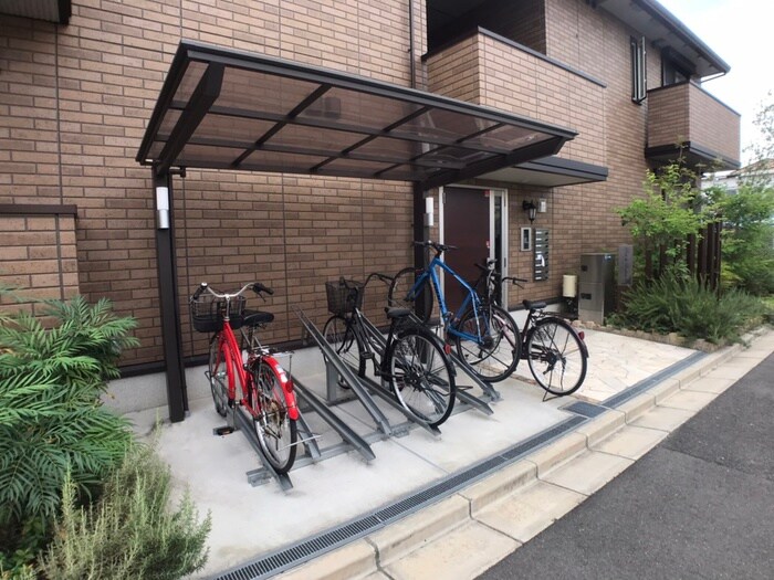 物件外観写真6　(駐輪場)