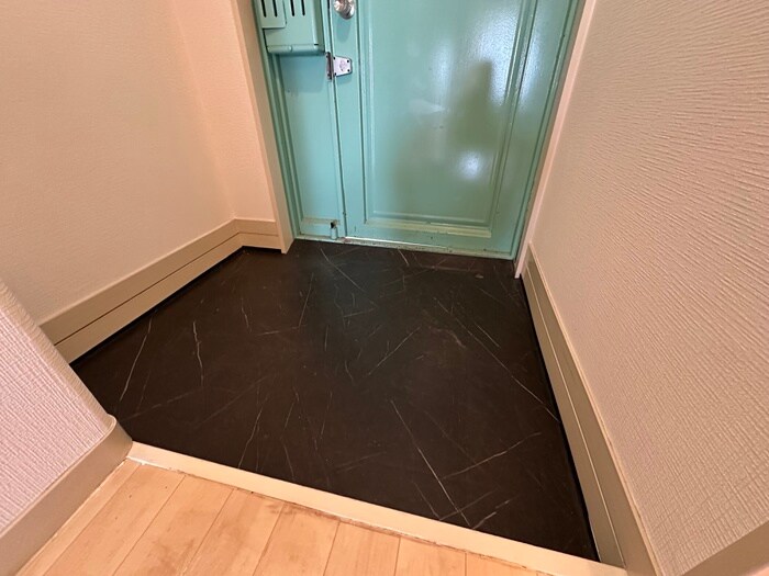 物件内観写真15　(玄関)
