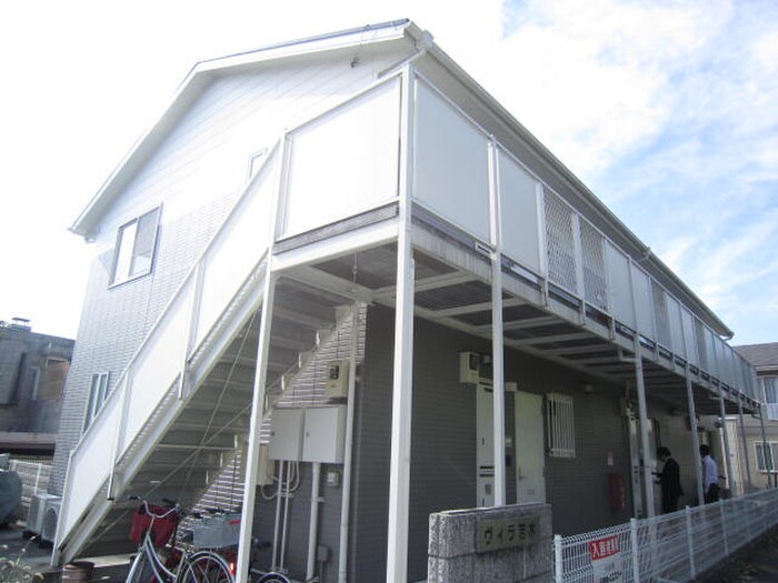 物件外観写真6　(エントランス部分)