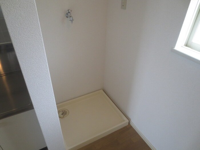 物件内観写真12　(洗濯機置場)