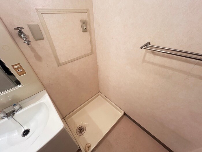 物件内観写真11　(洗濯機置場)