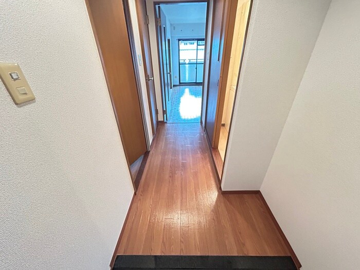 物件内観写真22　(廊下)