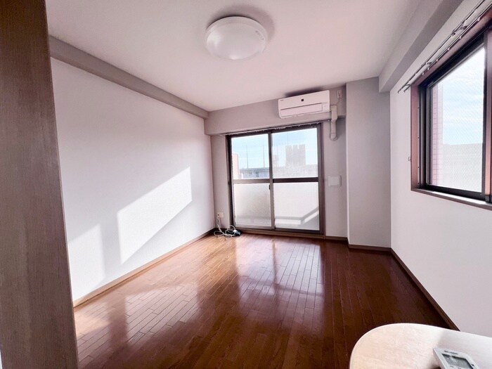 物件内観写真3　(居室)