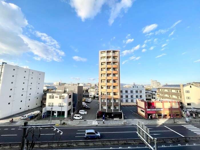 物件内観写真11　(室内からの展望)