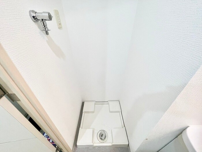 物件内観写真14　(洗濯機置場)