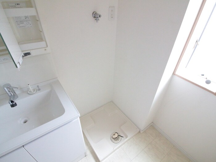 物件内観写真17　(洗濯機置場)