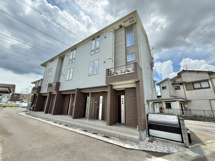 物件外観写真1　(外観写真)