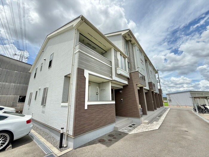 物件外観写真2　(外観写真)