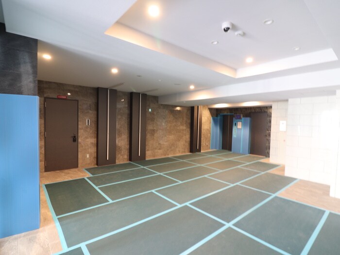 物件外観写真5　(エントランス部分)