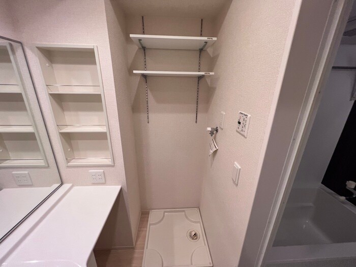 物件内観写真14　(洗濯機置場)