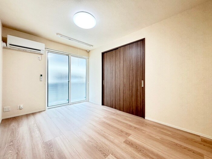 物件内観写真8　(居室)