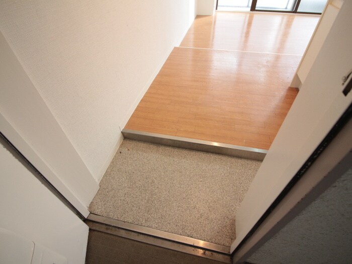 物件内観写真17　(玄関)