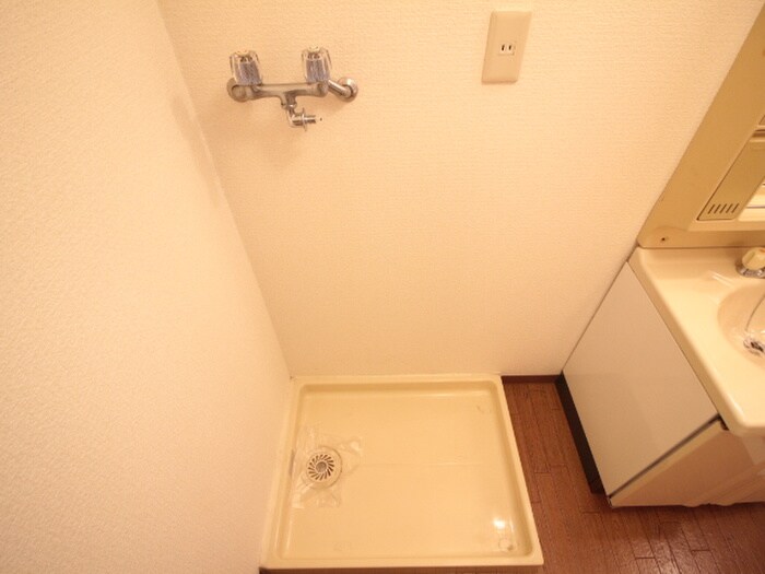 物件内観写真14　(洗濯機置場)