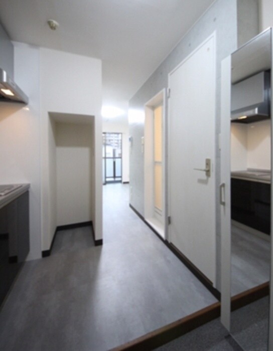 物件内観写真12　(廊下)