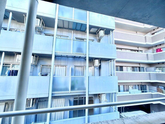 物件内観写真14　(室内からの展望)