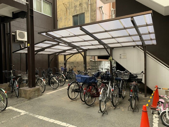 物件外観写真5　(駐輪場)