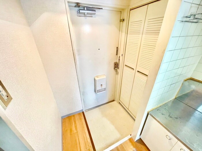 物件内観写真15　(玄関)