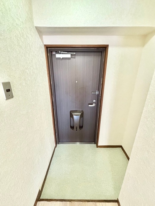 物件内観写真16　(玄関)