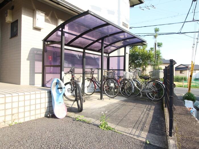 物件外観写真3　(駐輪場)