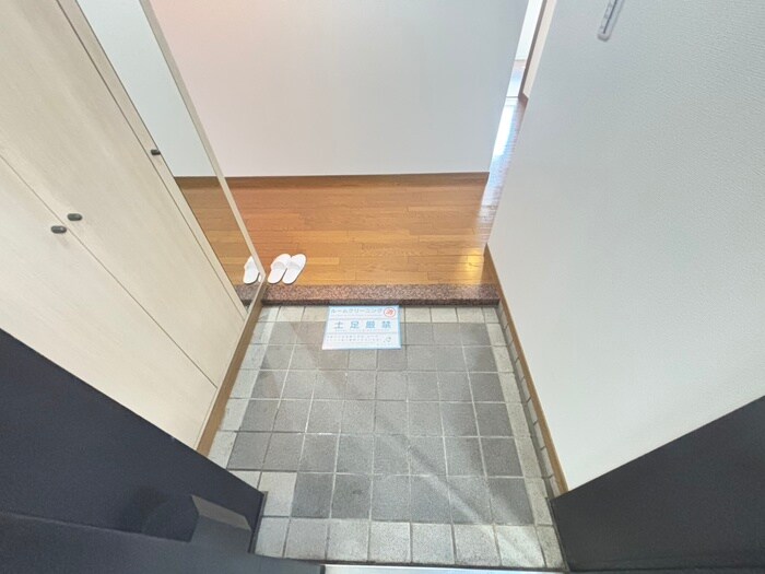物件内観写真14　(玄関)