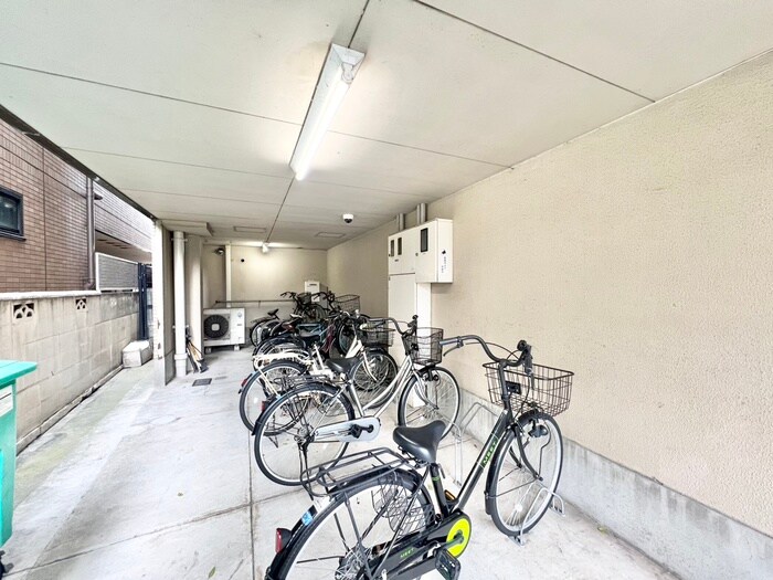 物件外観写真3　(駐輪場)