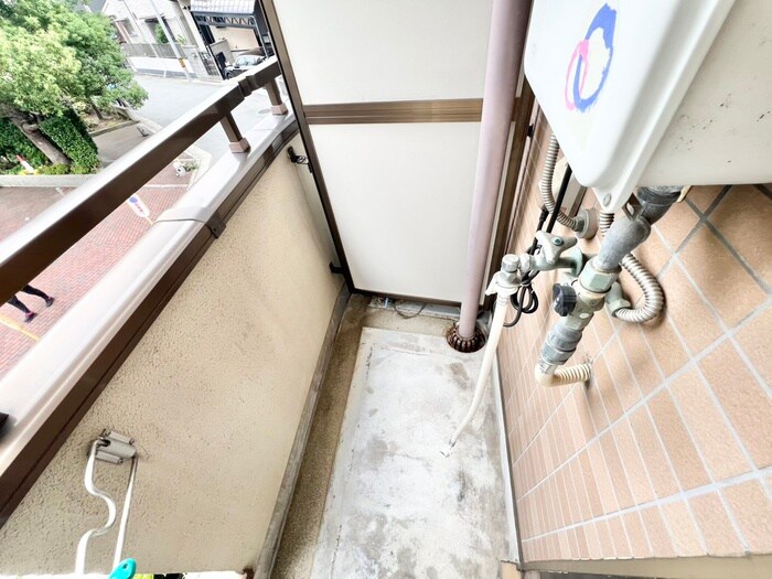 物件内観写真11　(洗濯機置場)