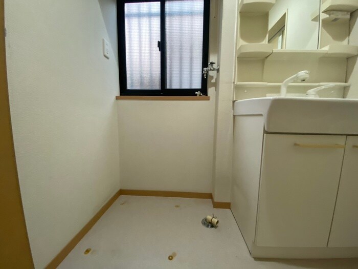 物件内観写真20　(洗濯機置場)