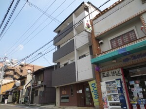 トゥモ－ル山科外観写真