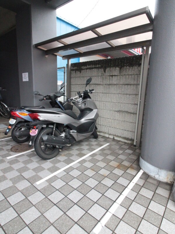 バイク置き場