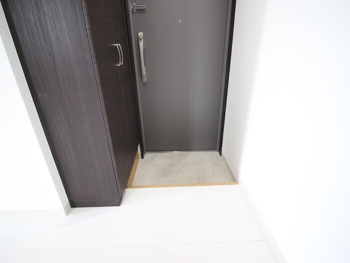 物件内観写真11　(玄関)