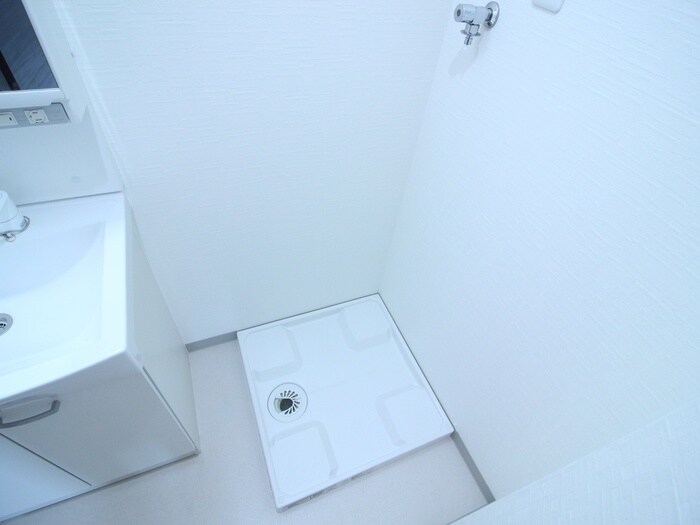 物件内観写真18　(洗濯機置場)