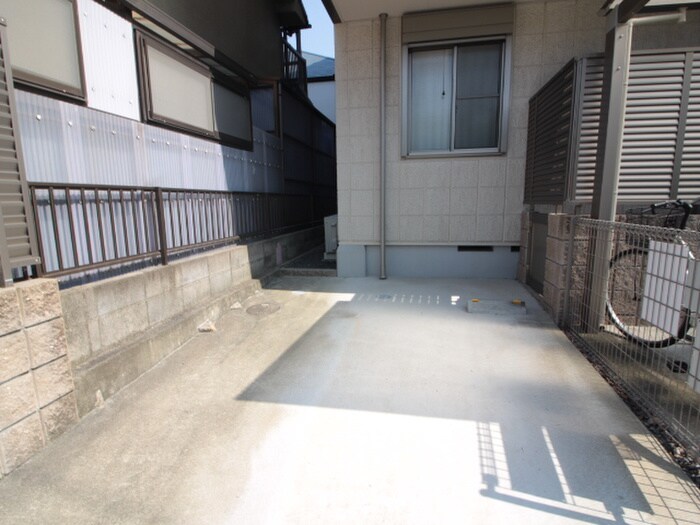 物件外観写真4　(駐車場)