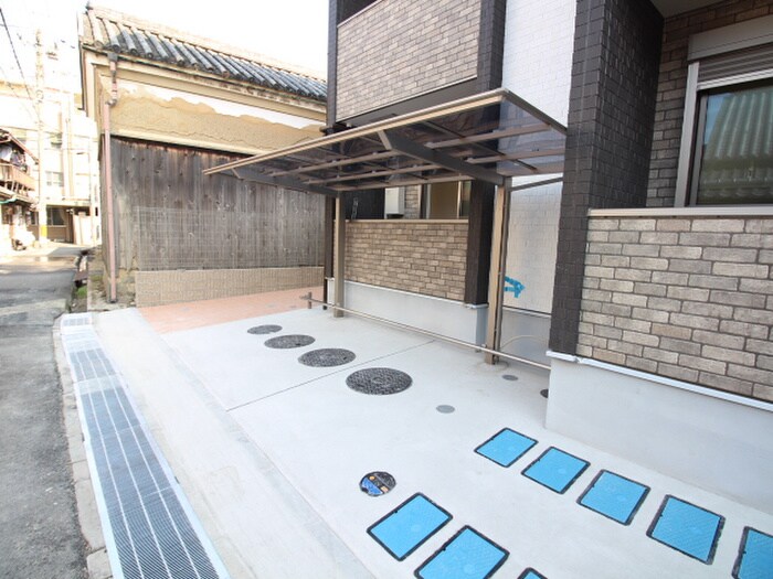 物件外観写真6　(駐輪場)