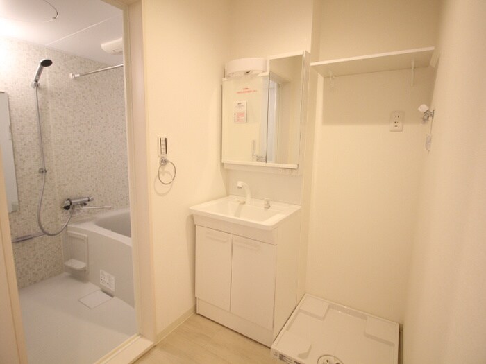 物件内観写真14　(洗濯機置場)