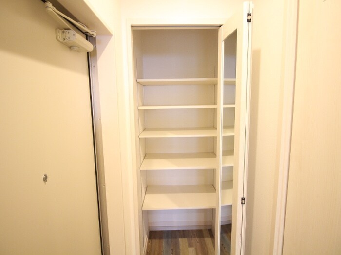 物件内観写真15　(靴箱)