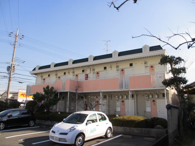 物件外観写真2　(駐車場)