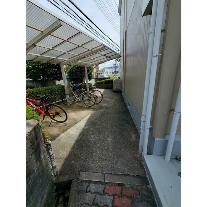 物件外観写真5　(駐輪場)