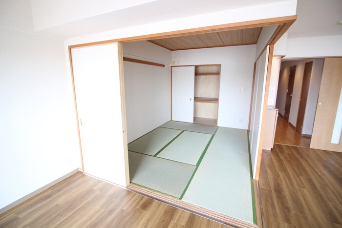 物件内観写真9　(居室)