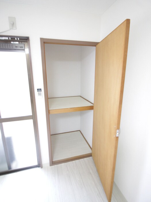 物件内観写真12　(収納)