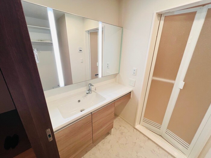 物件内観写真12　(洗面)