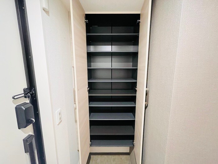 物件内観写真14　(靴箱)