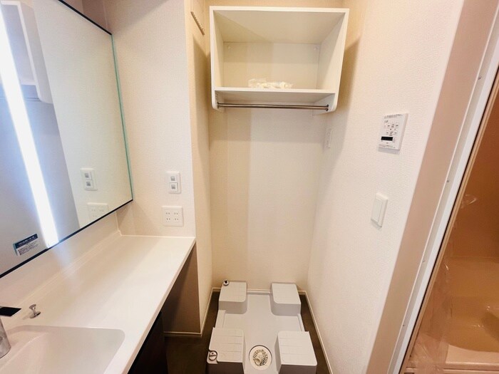 物件内観写真15　(洗濯機置場)