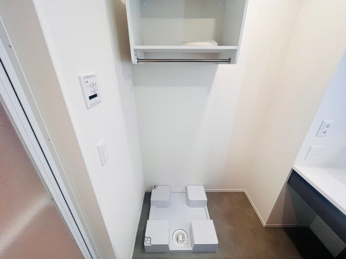 物件内観写真16　(洗濯機置場)