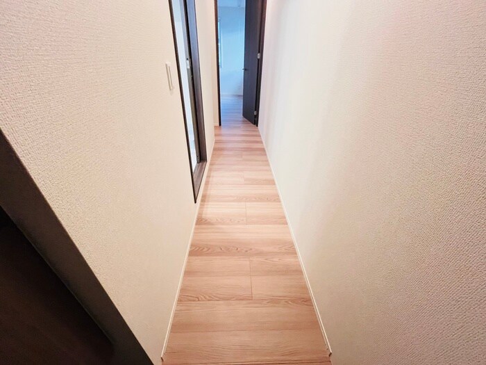 物件内観写真18　(廊下)
