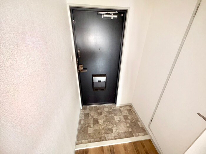物件内観写真8　(玄関)
